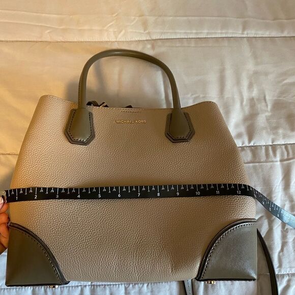 MICHAEL KORS
Mercer Gallery Medium Color Block Pebbled Leather Satchel - Picture 8 of 15